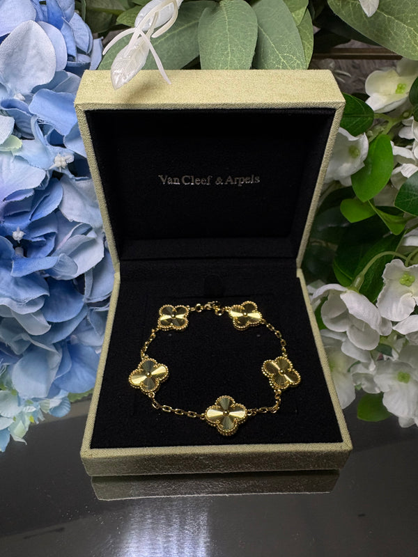 Gold Clover Style Bracelet