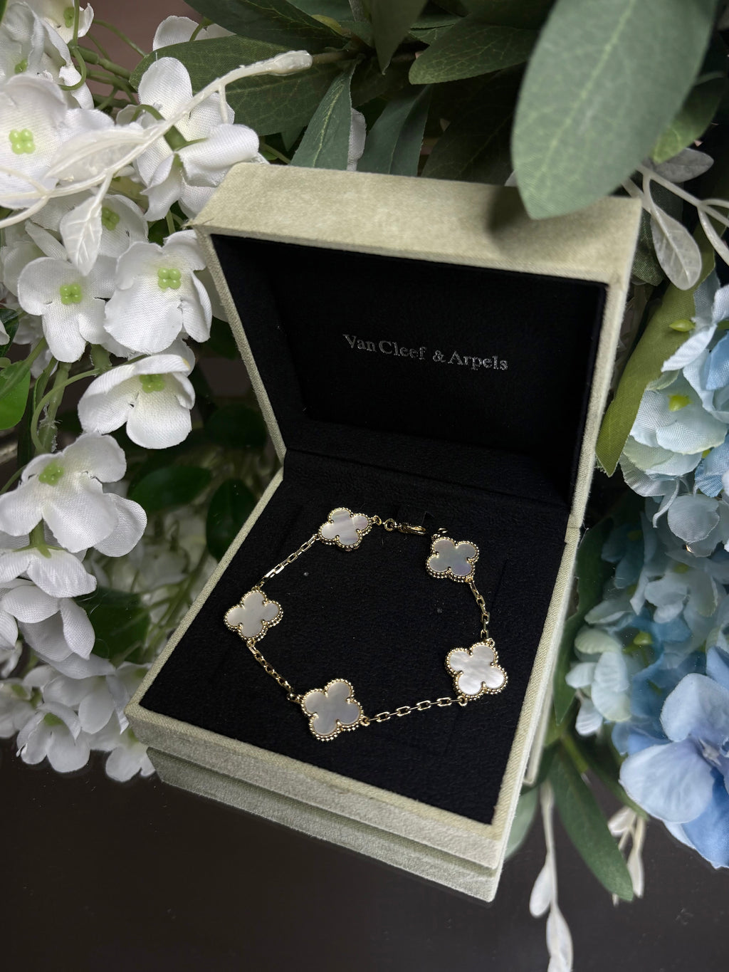 White Clover Style Bracelet