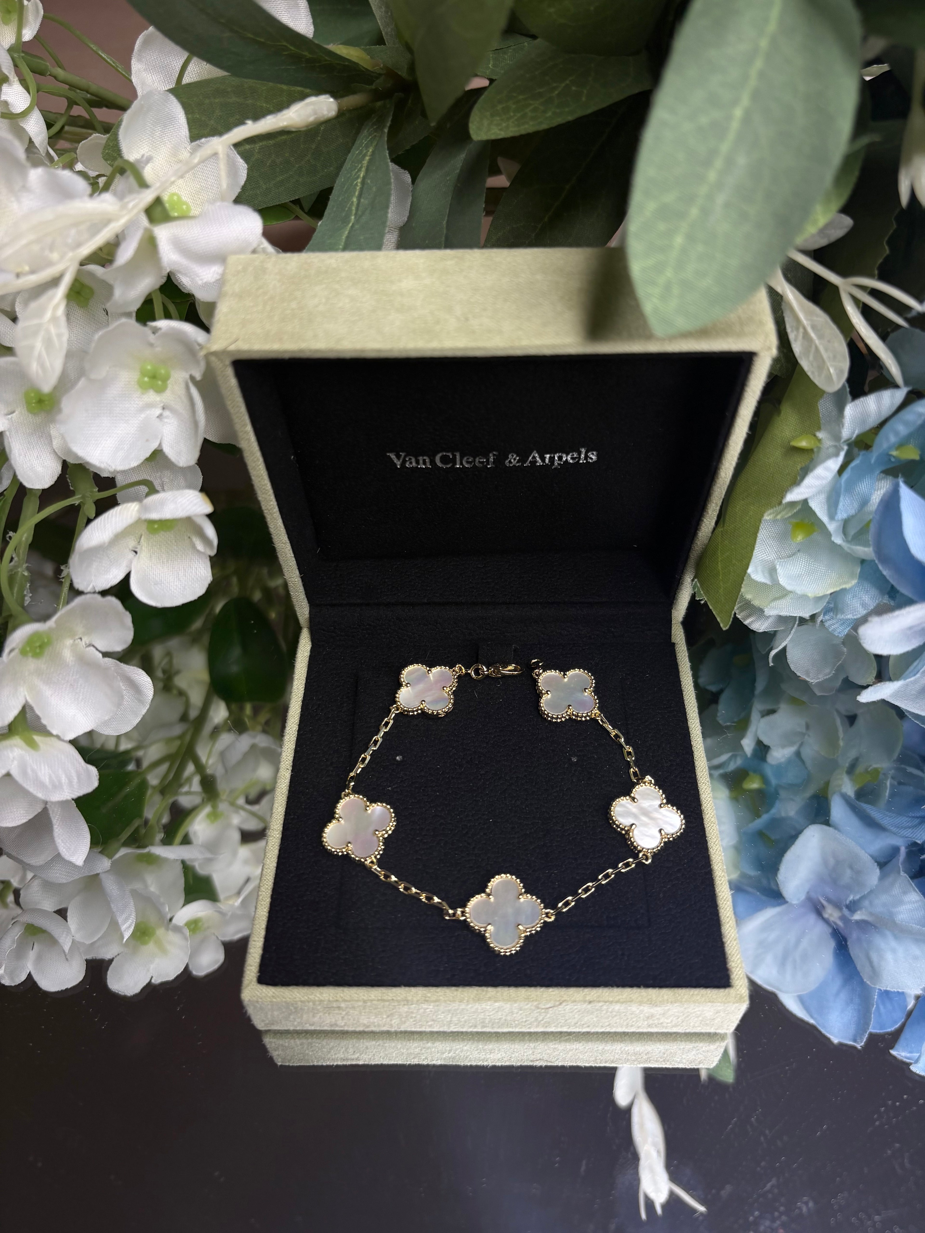 White Clover Style Bracelet