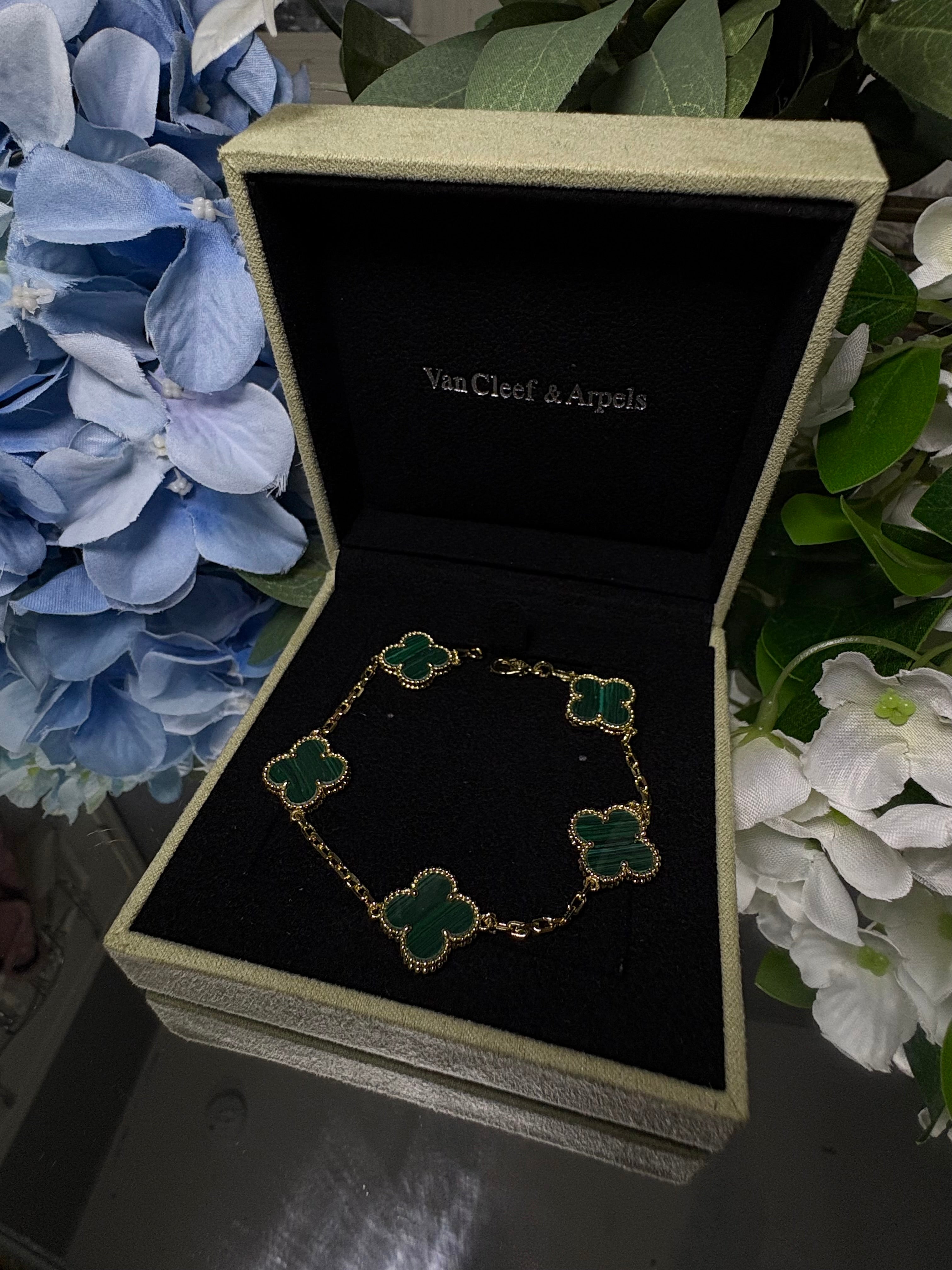 Green Clover Style Bracelet