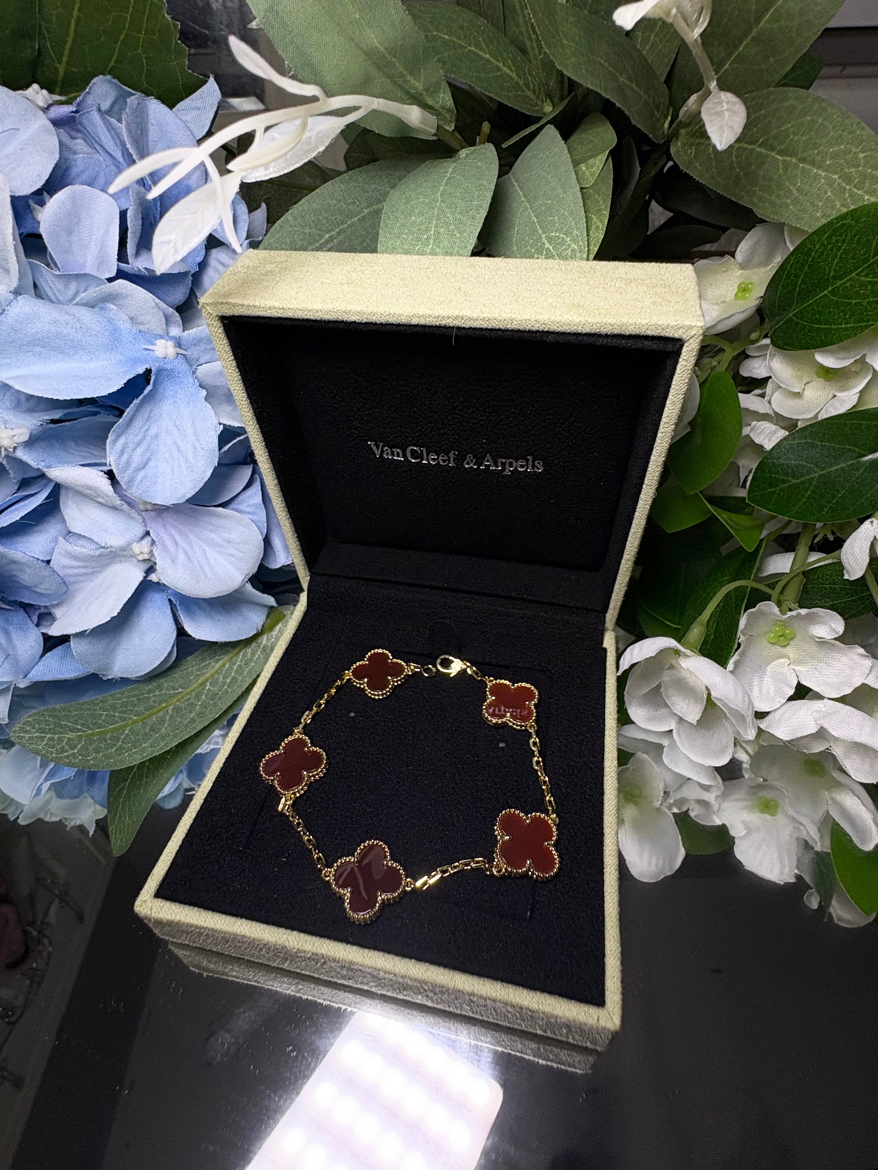 Red Clover Style Bracelet